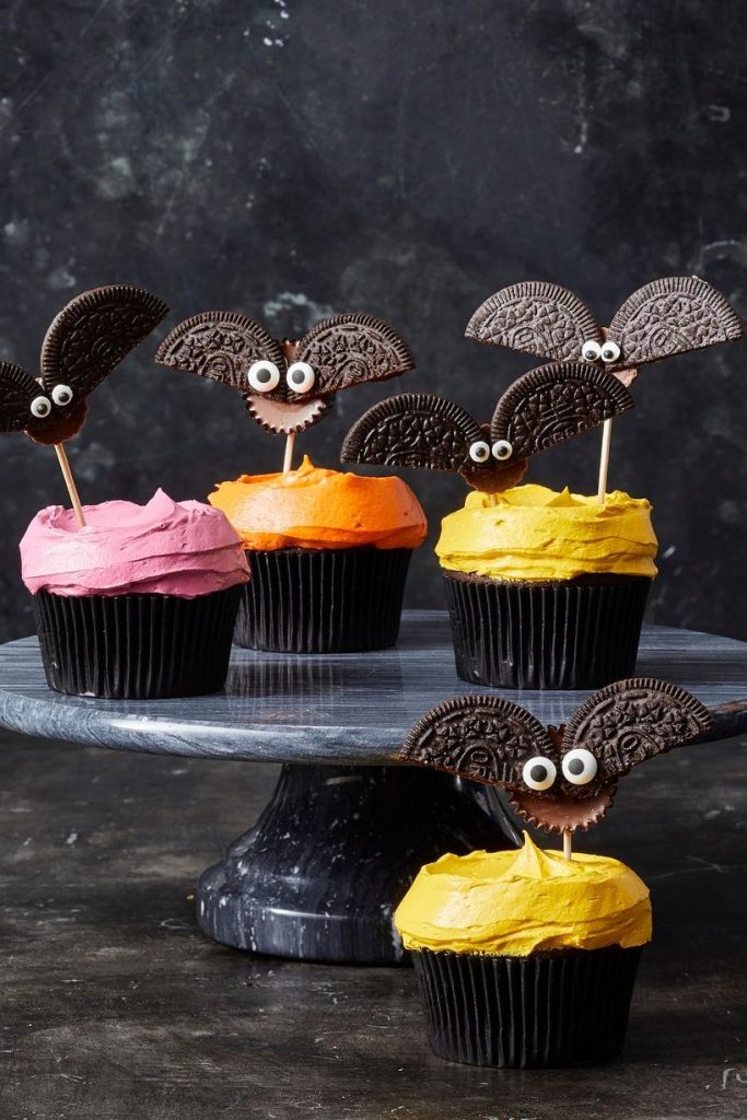 Per voi ho raccolto 15 idee per cupcake di Halloween. Alcune idee perfette per decorare in modo simpatico e spaventoso i vostri dolcetti.