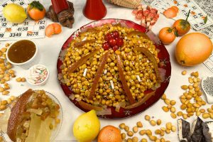 Gli Struffoli Napoletani, celebri per la loro deliziosa croccantezza e il dolce miele che li ricopre, sono un'icona culinaria della tradizione napoletana.