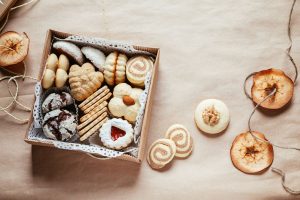 L'inverno è il momento perfetto per trascorrere del tempo in cucina, preparando biscotti che scaldano il cuore e deliziano il palato.